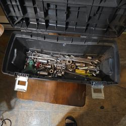 Caja De Erramienta Con Varia Herramienta 25 Dolares