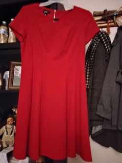 Very pretty red mid dress