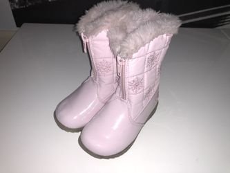 Cute pink little girls boots size 6