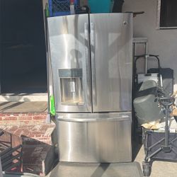 Refrigerator For Sale The Freezer Working Fun The Upper Does Not Work