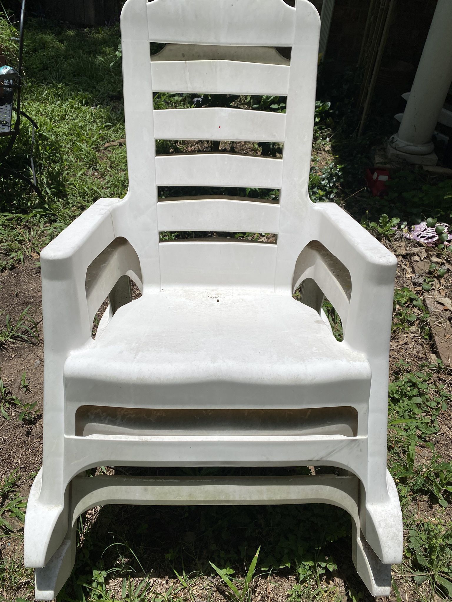 2 Adam’s Manufacturing Big Easy Resin Rocking Chairs $50 For Both Needs Cleaning