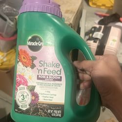 Shake n feed brise and bloom