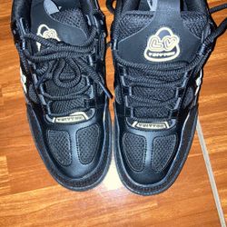 Selling LV skates 