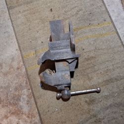 Bench vice