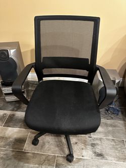 Office chair-leather with breathable ergonomic back, wheels ,adjustable