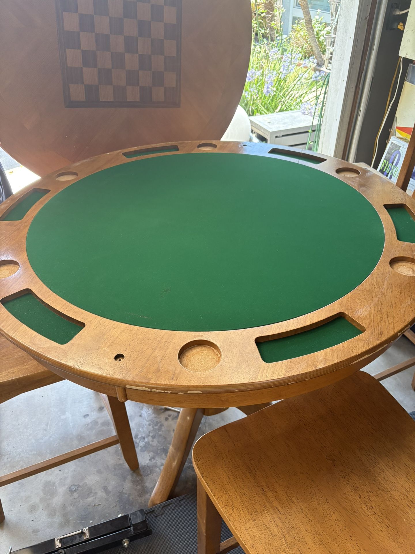 Poker/game Table And Chairs
