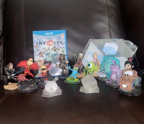 Disney Infinity WiiU Lot with Game and Infinity Figures/Accessories