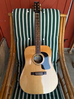 Acoustic Washburn Guitar