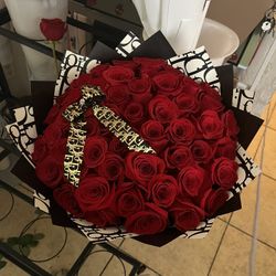 50 Roses 140$ With A Free Balloon