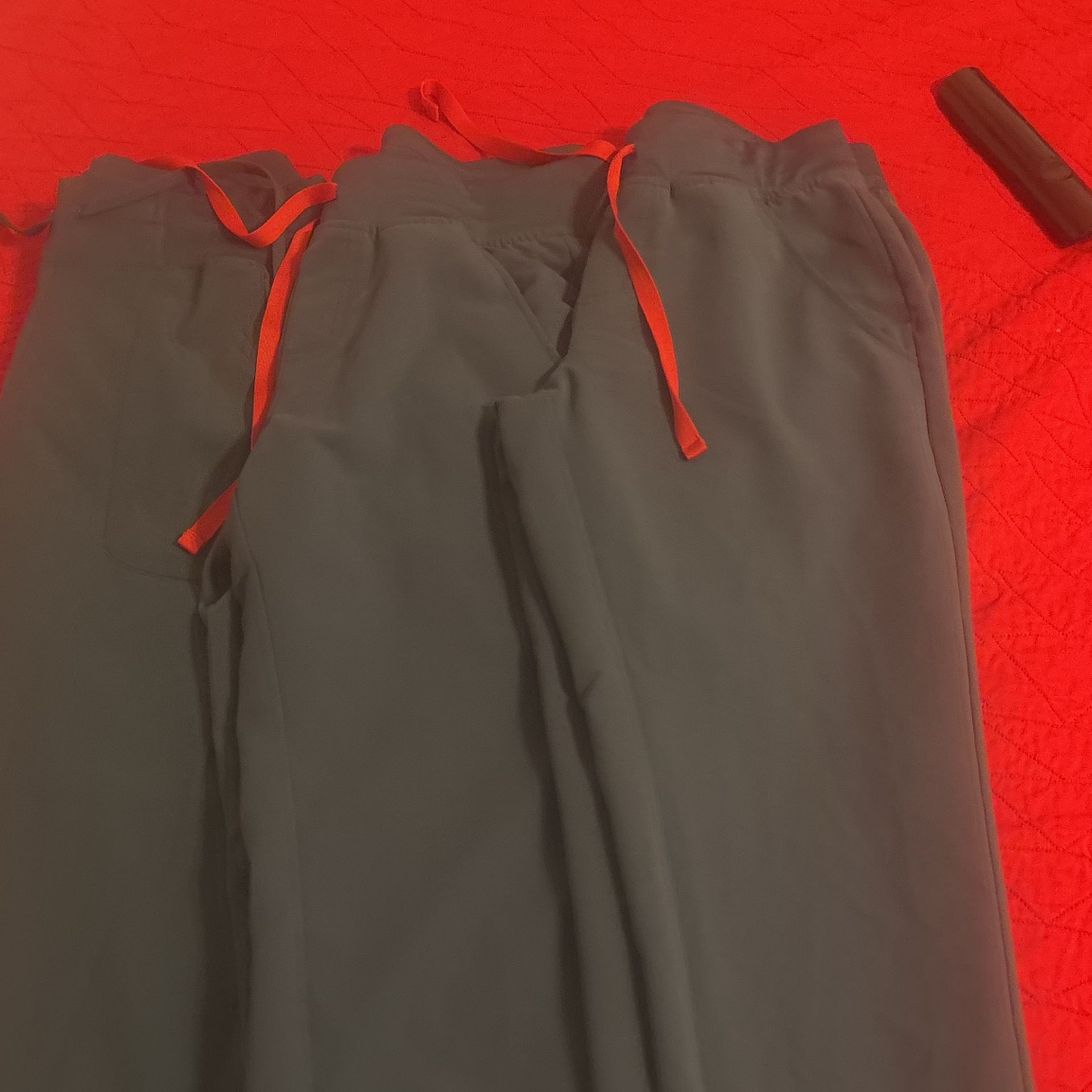 3 Scrub Pants 