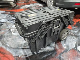 Husky 15 gal cantilever job box