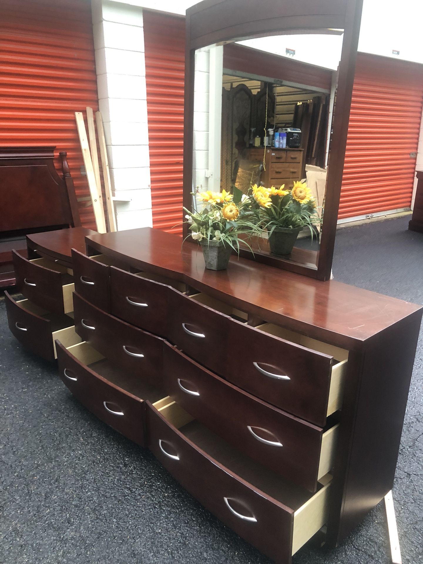 Quality Set Solid Wood Long Dresser, Big Drawers, Big Mirror, Big Nightstand. Drawers Sliding Smoothly Great Confition