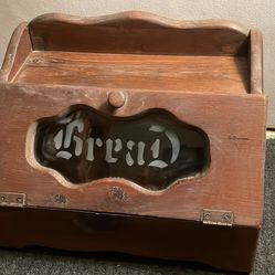 Vintage/antique wooden bread box w/glass window. Ex cond. as is pick up deliver. 