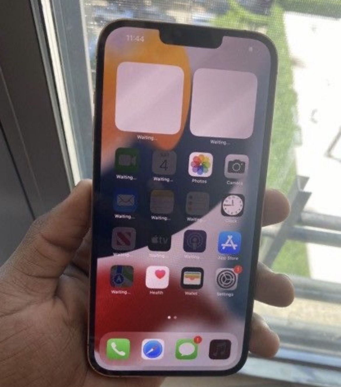 Apple iPhone 13