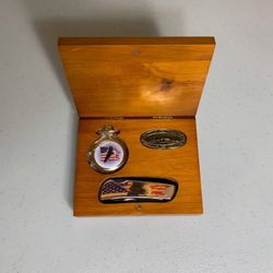 Bald Eagle Set With Wooden Case