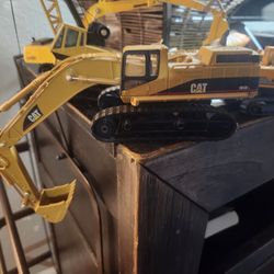 Collectible Die-Cast Heavy Machine Models
