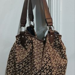 Tommy Hilfiger Tote Shoulder Bag. Brown And Tan. Large Interior. 