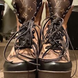 Louie Vuitton Boots