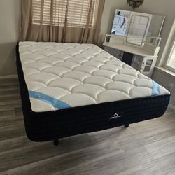 DreamCloud Premier Queen Mattress 