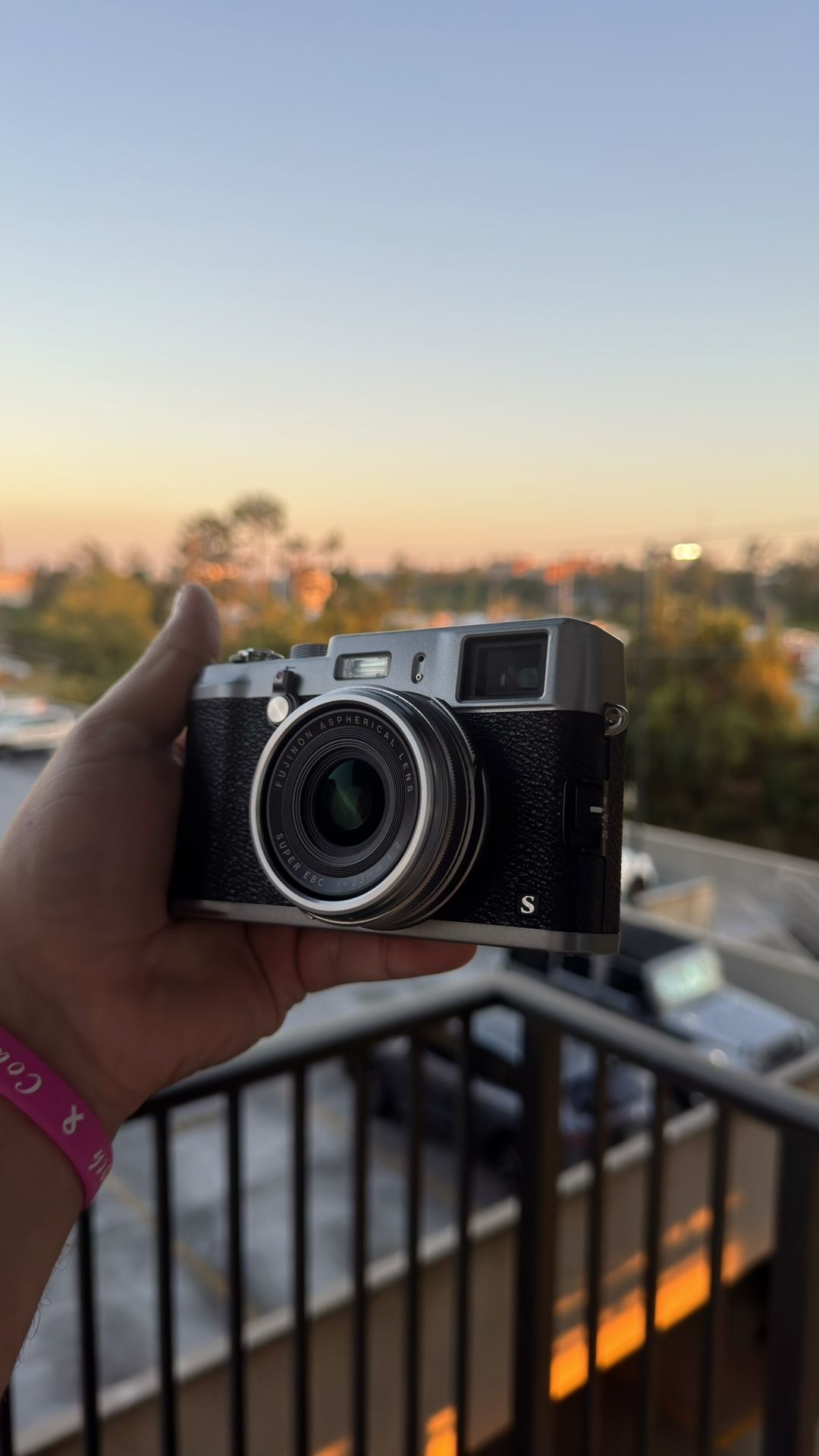 Fujifilm x100s (FOR PARTS) 16.3 megapixel APS-C X-Trans CMOS II sensor