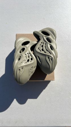 Adidas Yeezy Foam RNNR Stone Salt