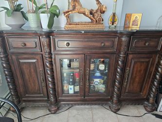 Beautiful Credenza, Bar