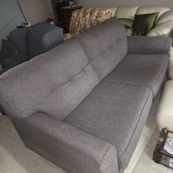 Ashley Furniture Tibbee Gray Sofa – Modern Couch – Excellent Conditi