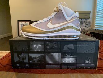 Lebron 7 China Moon OG 2009 release - size 11.5