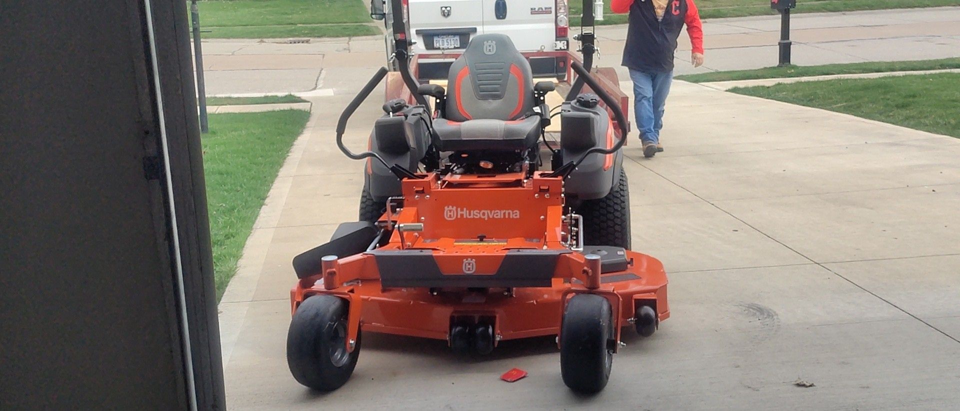 Brand New, Never used Husqvarna Z460 XS. 60-in 23.5-HP Gas Zero-turn Riding Lawn Mower NEVER USED ONCE (WARRANTY REMAINING) Offers Accepted.