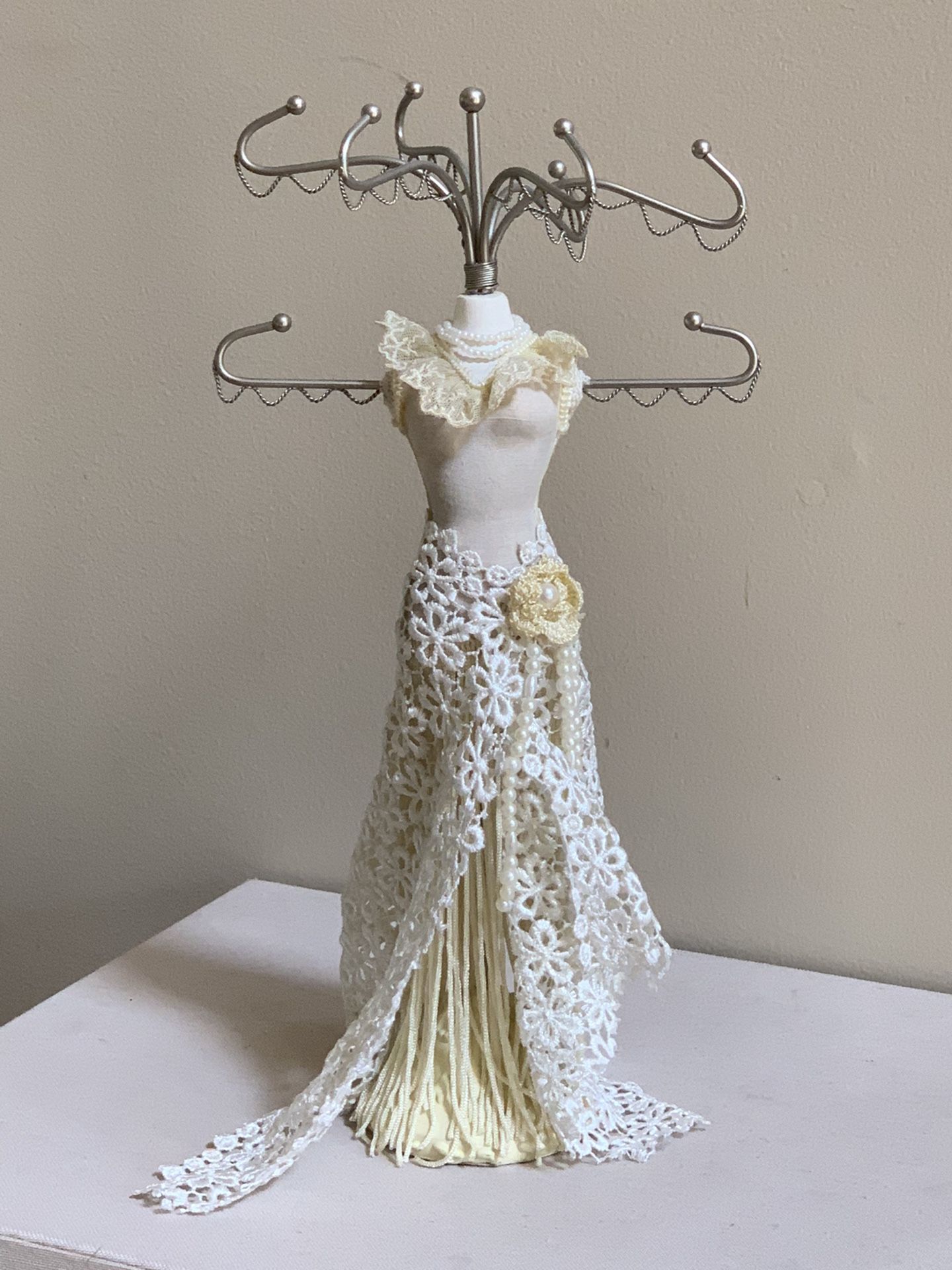 VTG Jewelry Display Stand 13 1/4” /Bust Mannequin/Ivory Lace Beaded Fringe Design