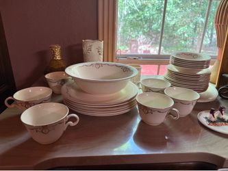 Edward M Knowles 32 piece China set