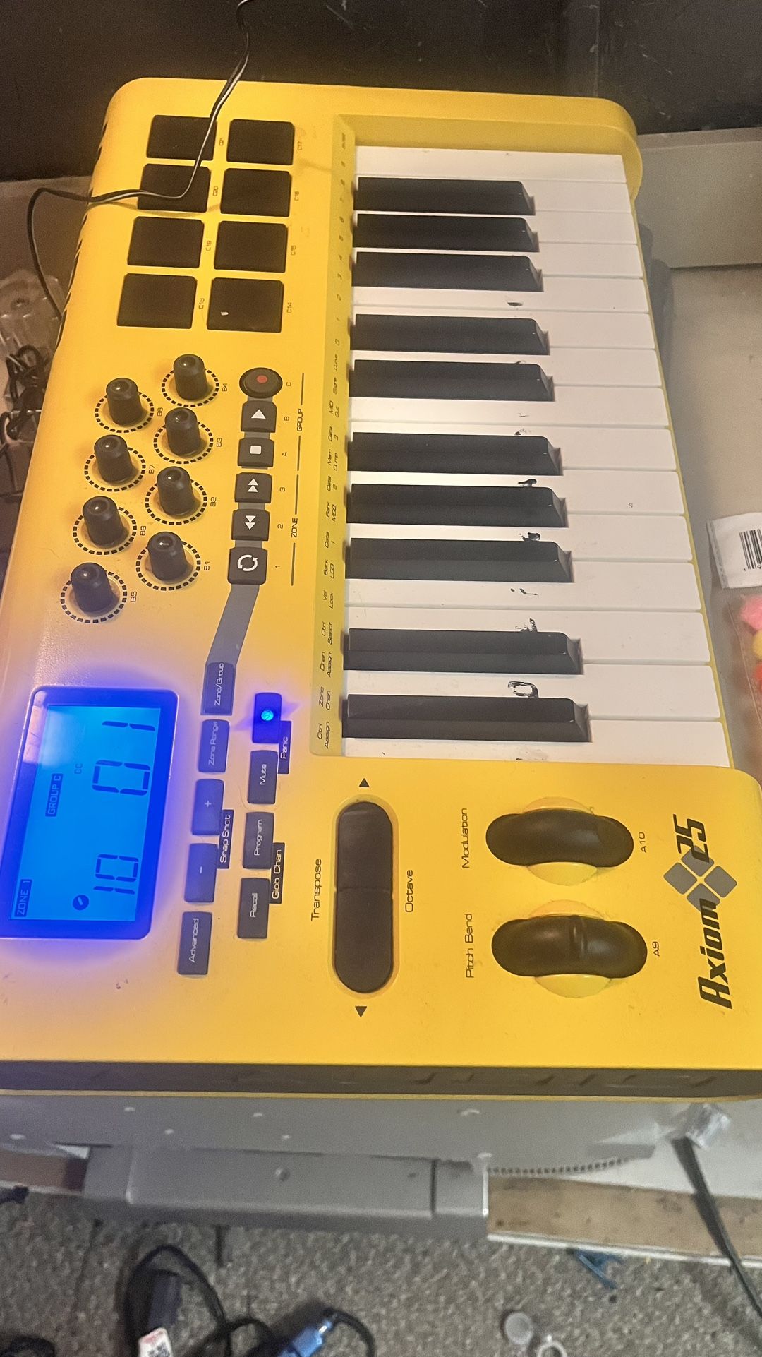 M-audio Axiom 25