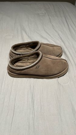 UGG Men’s Tasmans Chestnut Slippers