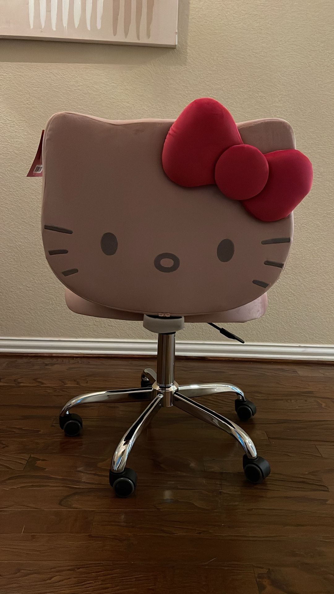 Pink Hello Kitty Chair !!