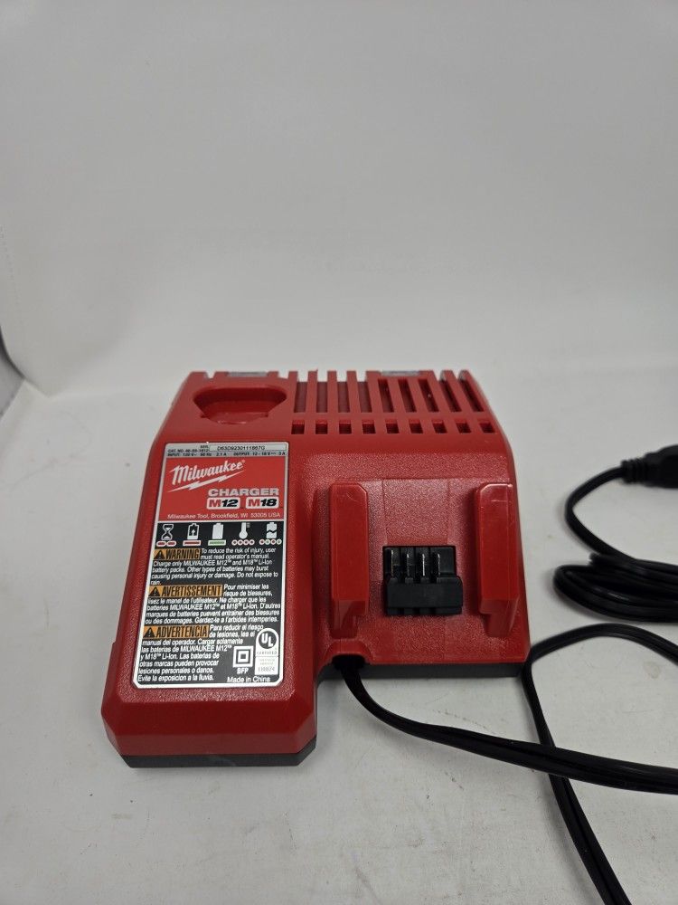 Milwaukee 48-59-1812 M12 M18 18V 12V Dual Voltage Battery Charger