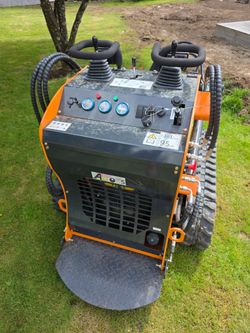 Mini skid steer