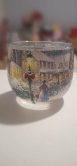 Thomas Kinkades "Winter Cottage" glass realization candle holder