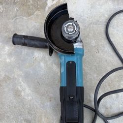 Makita 4-1/2" Angle Grinder — Corded