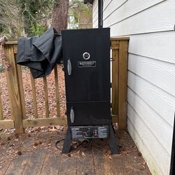 MasterBuilt Smoker