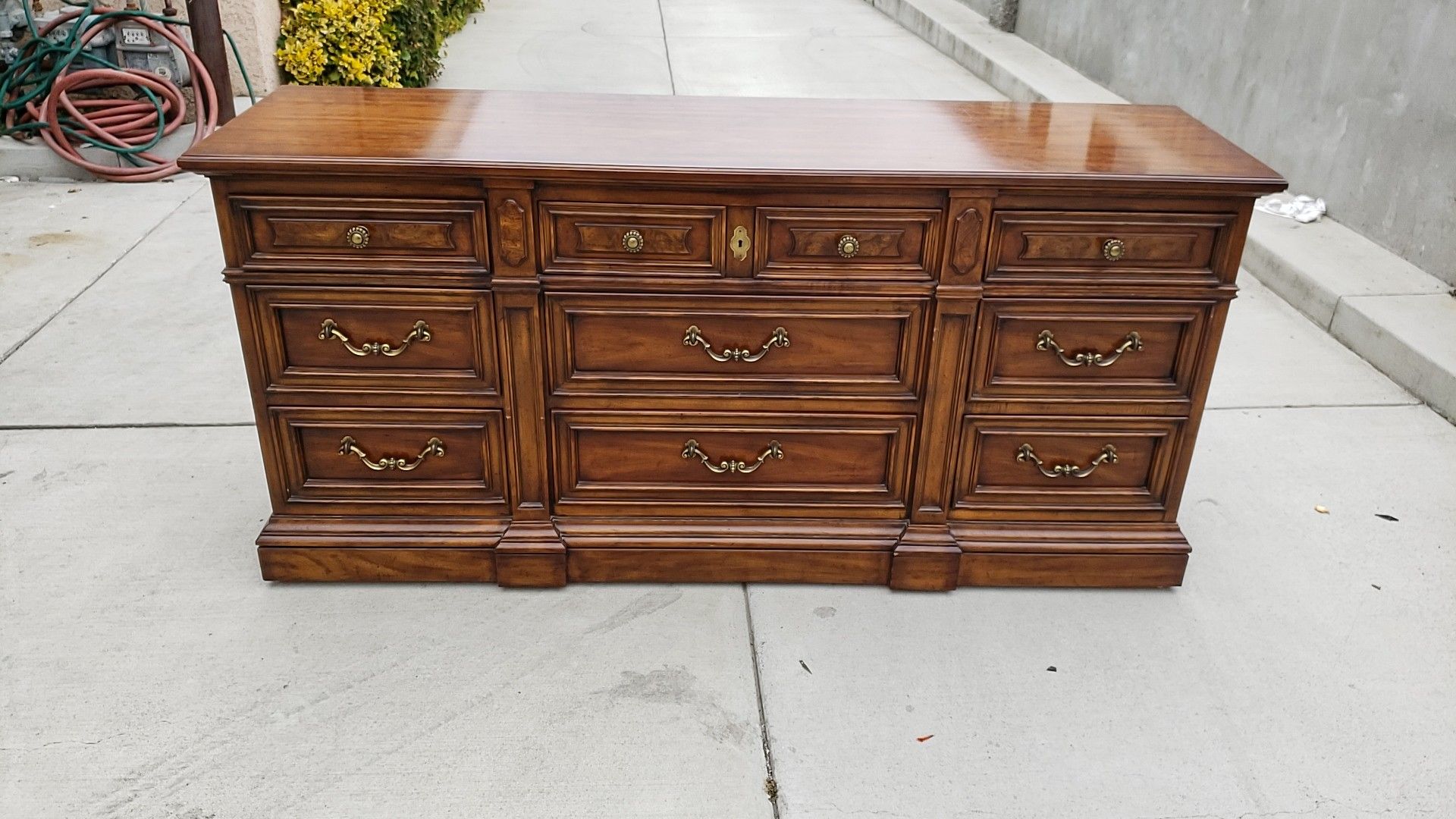 DREXEL VERCELLI DRESSER