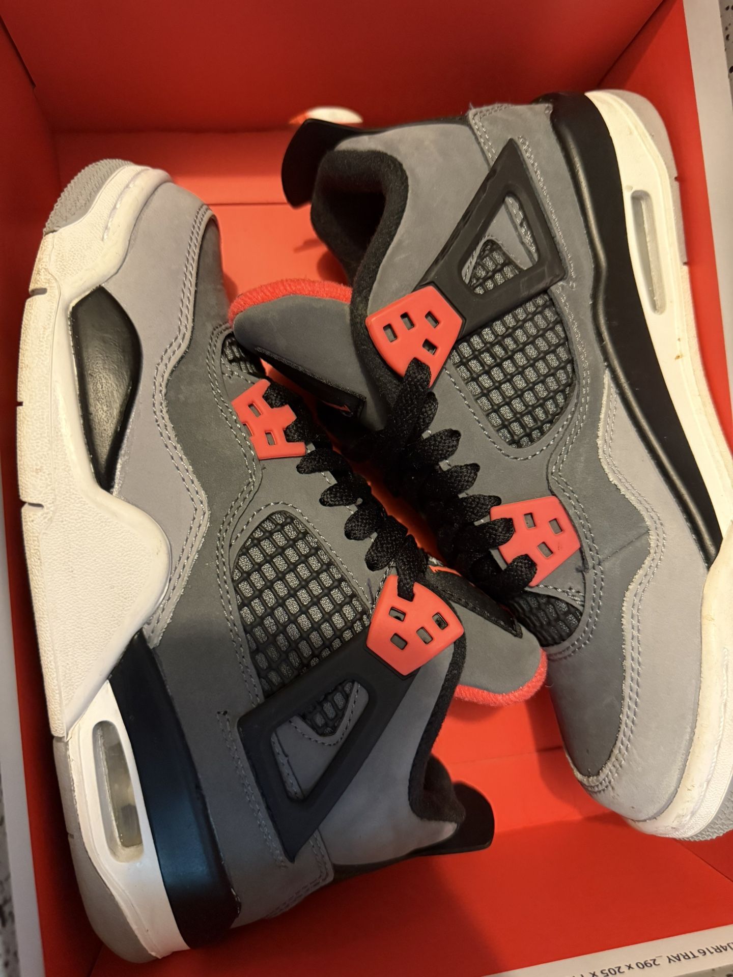 Air Jordan Retro 4