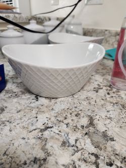 Porcelain Serve Bowls, Diamond Textured