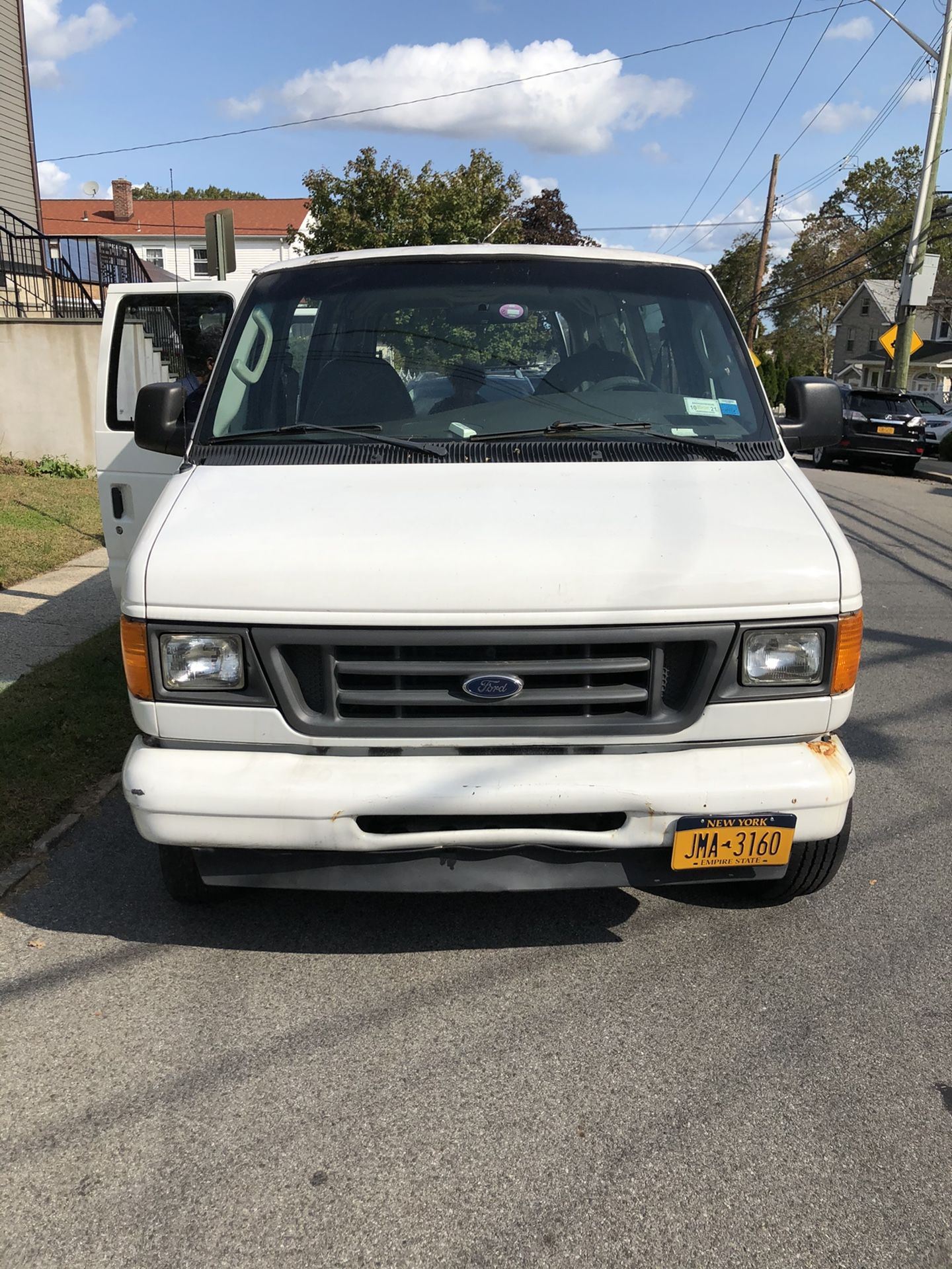 2005 Ford E-350