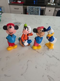 RUBBER DISNEY TOYS SEE DESCRIPTION