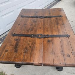 Rustic Farm Coffe Table Nice Condition 