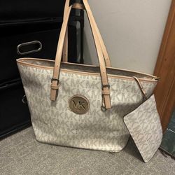 Michael Kors Handbag. Brand New 