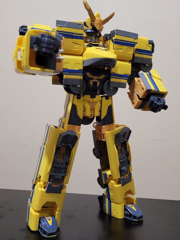 Exclusive Japanese Shinkalion Transformer Train