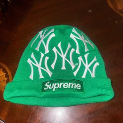 Supreme x New York Yankees Beanie