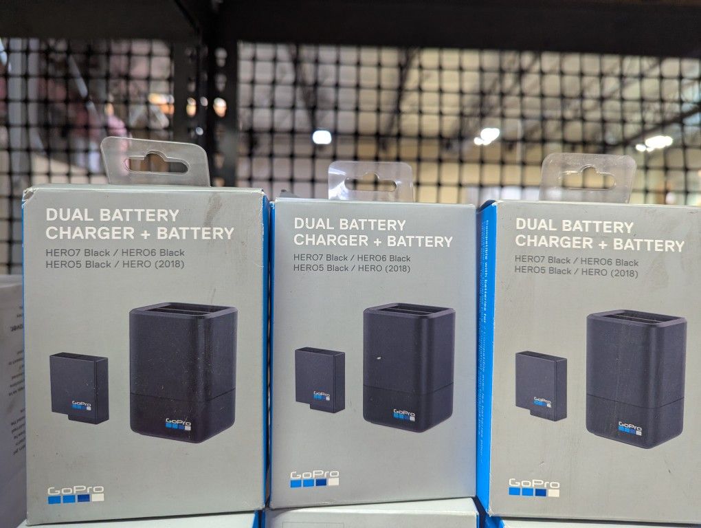 GoPro Dual Battery Charger + Battery (HERO 7 Black / HERO 5Black)