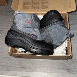 The North Face Snow Boots Toddler size 9C 